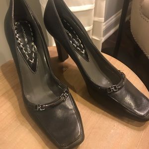 Bandolina square toe black pump